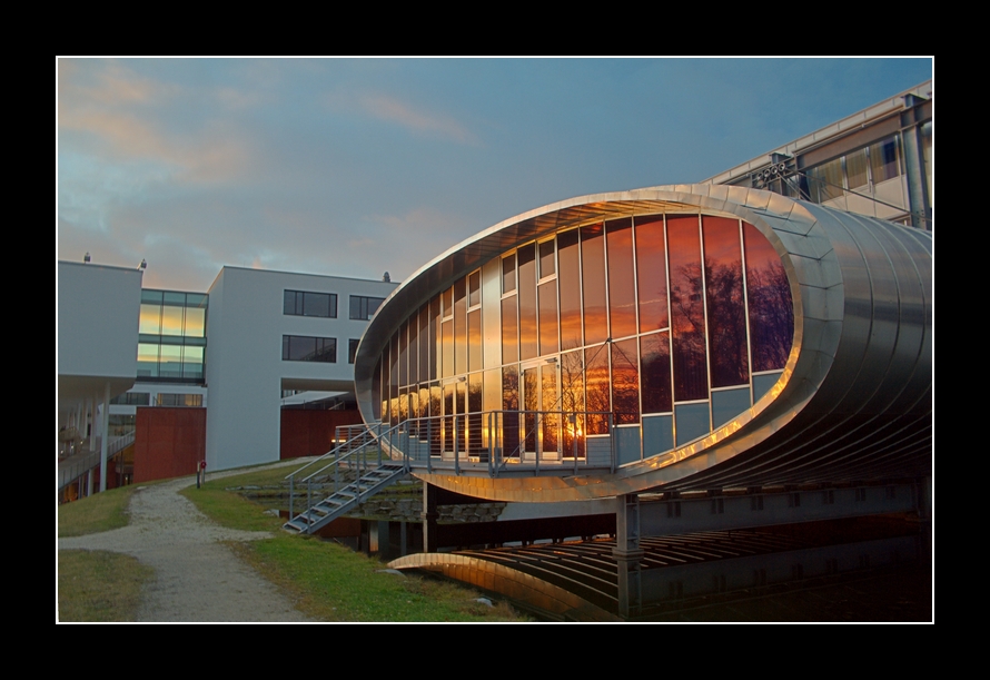 sunset_at_the_campus_by_nostromo426.jpg 